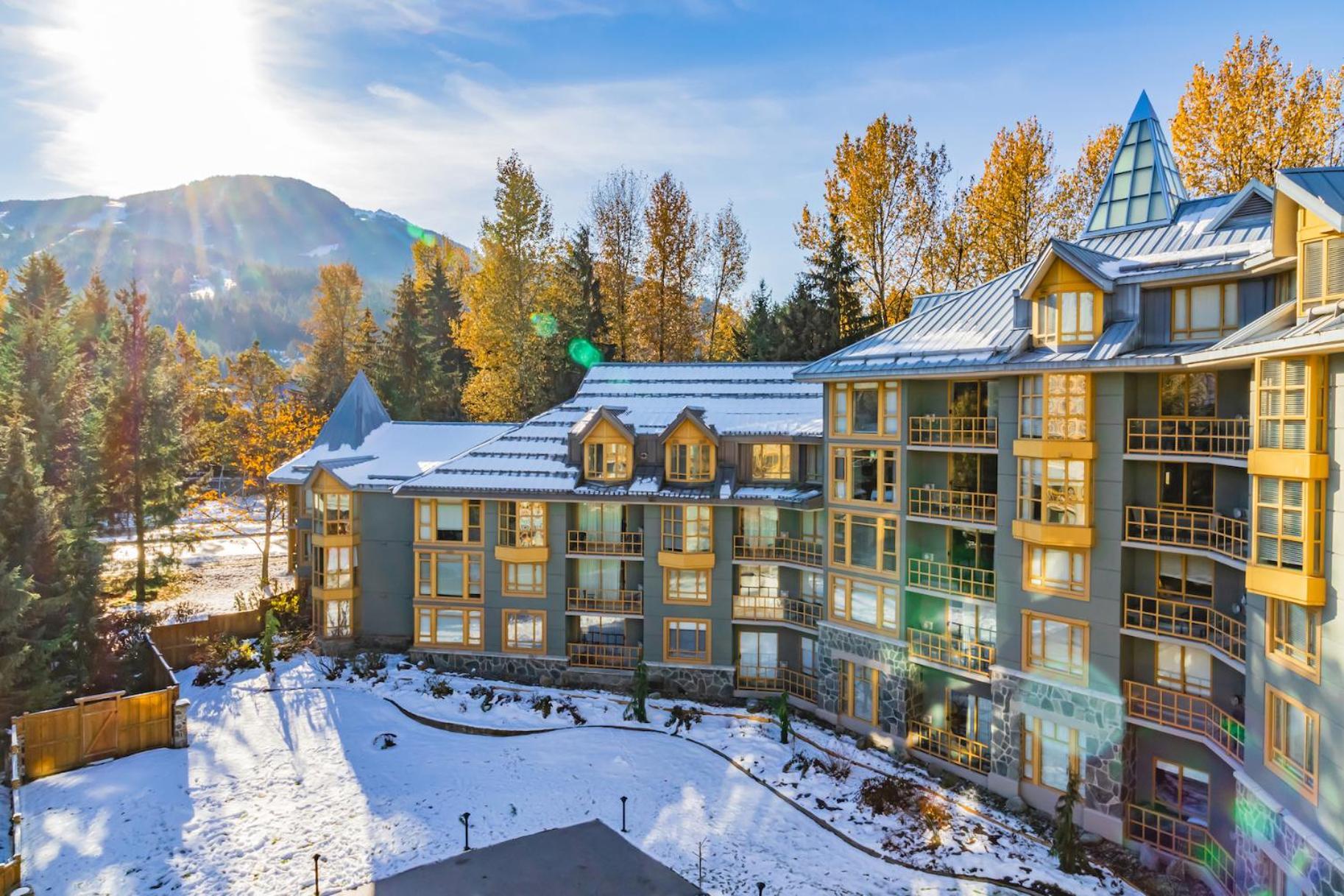 Cascade Lodge ウィスラー エクステリア 写真