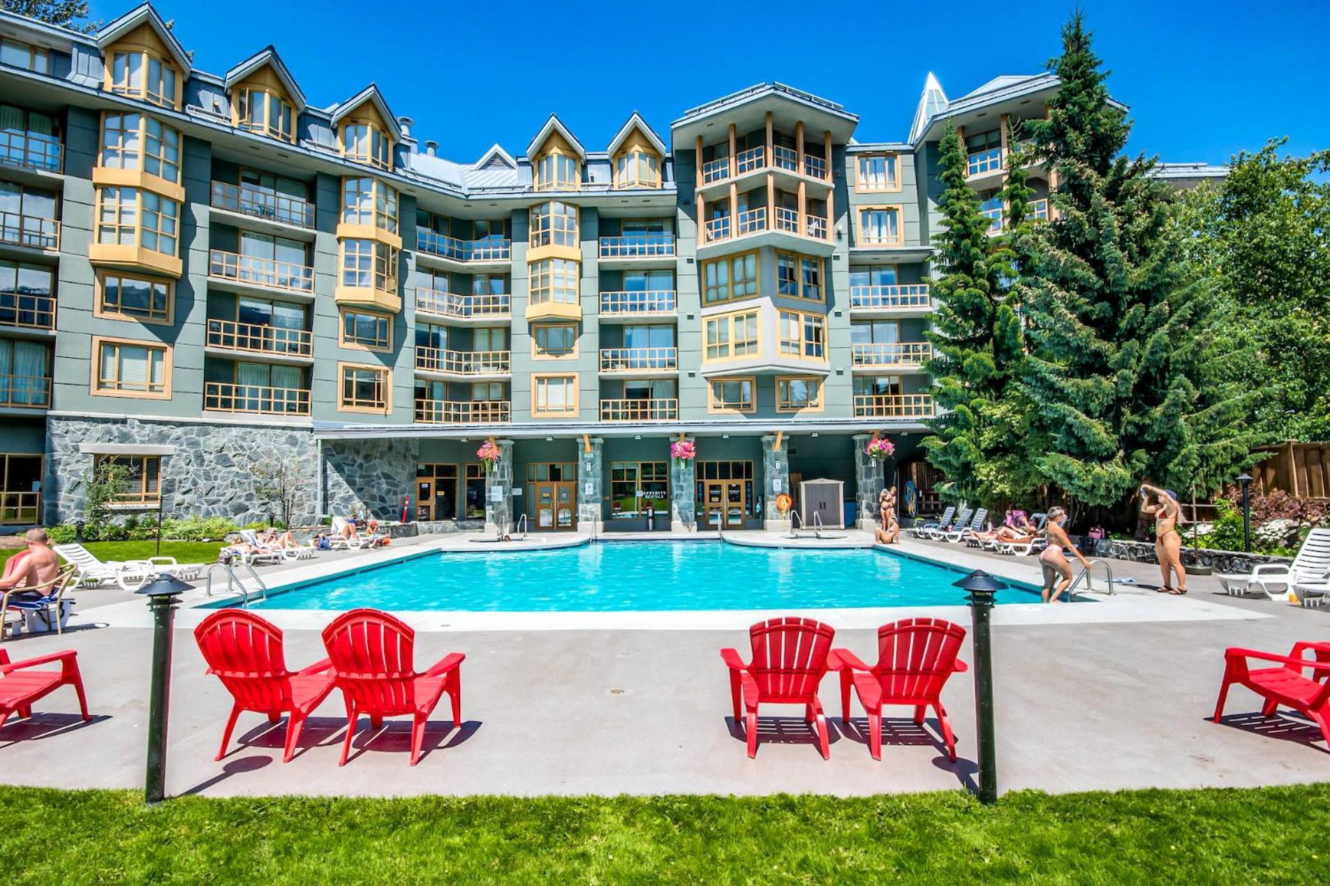Cascade Lodge ウィスラー エクステリア 写真
